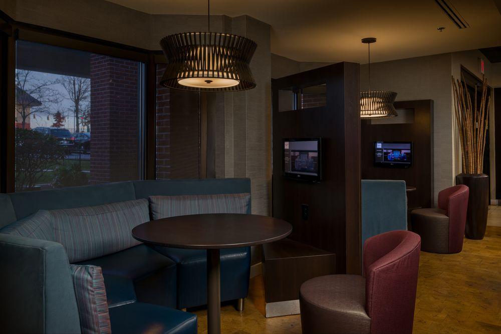 Courtyard By Marriott New Haven Orange Hotel Екстериор снимка