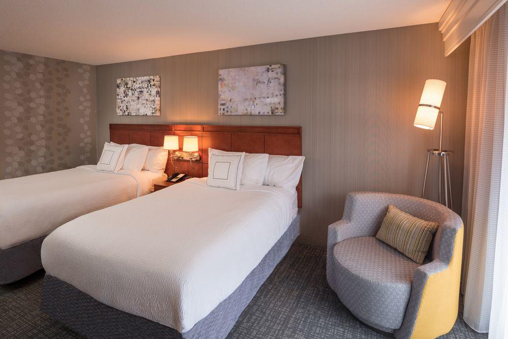 Courtyard By Marriott New Haven Orange Hotel Екстериор снимка