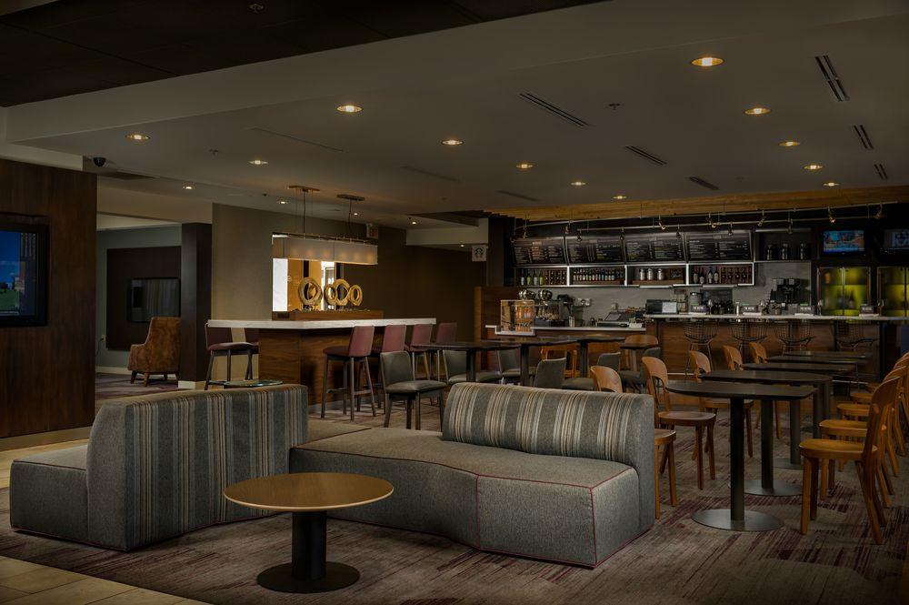 Courtyard By Marriott New Haven Orange Hotel Екстериор снимка