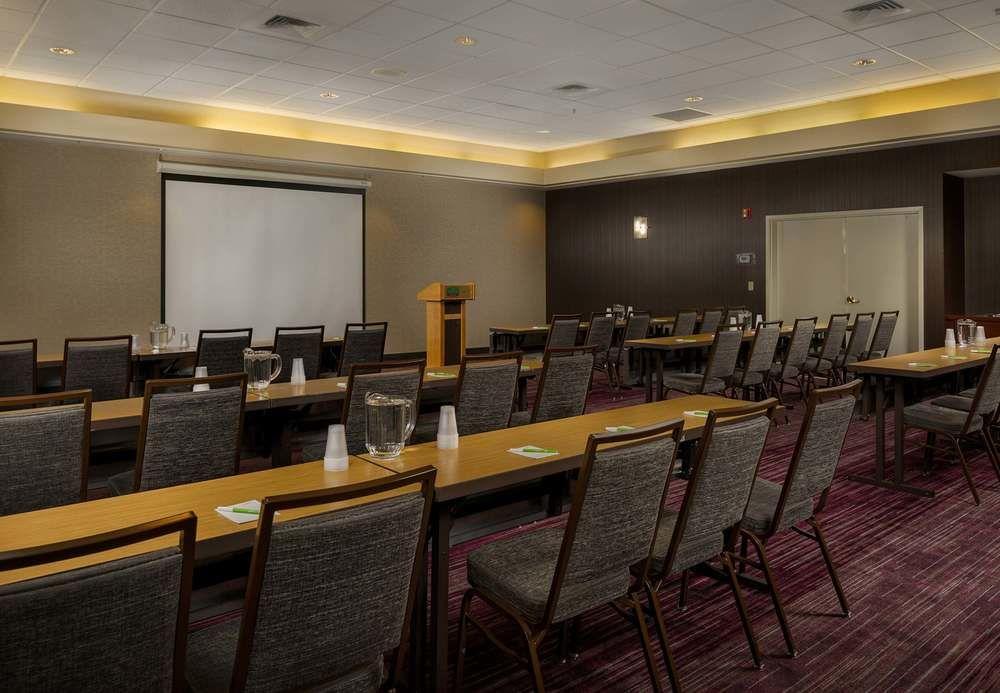 Courtyard By Marriott New Haven Orange Hotel Екстериор снимка