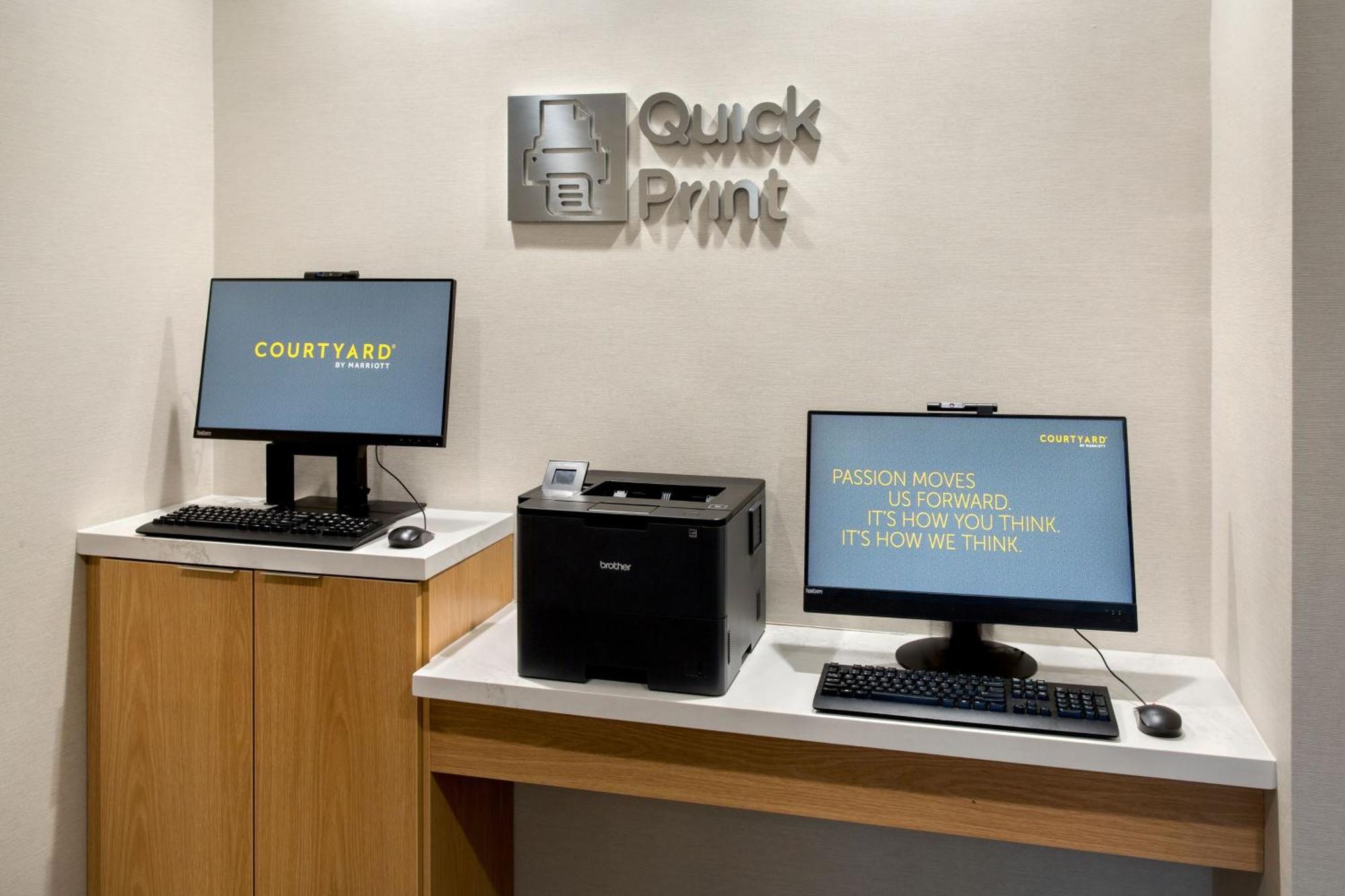 Courtyard By Marriott New Haven Orange Hotel Екстериор снимка