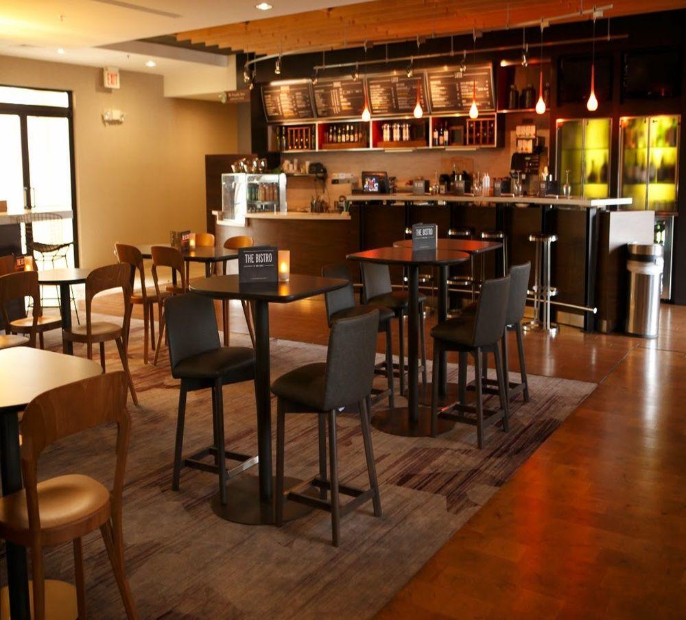 Courtyard By Marriott New Haven Orange Hotel Екстериор снимка