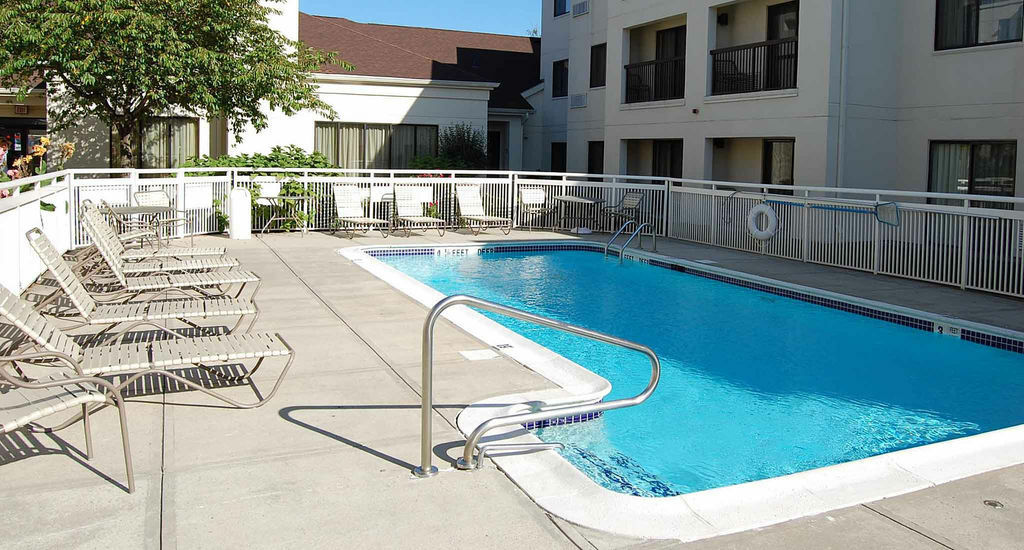 Courtyard By Marriott New Haven Orange Hotel Екстериор снимка